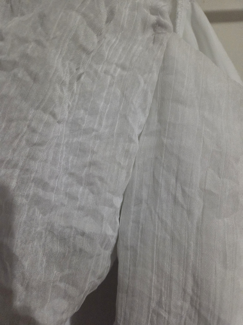 Wayf White Ruched Puff-Sleeve Crop Top - Picture 3 of 5